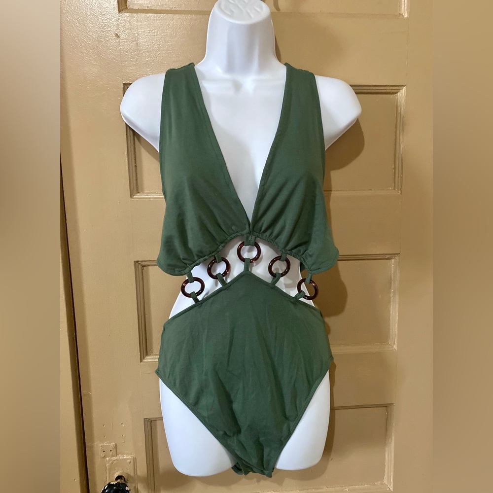 NWOT Shein bodysuit. Size M.